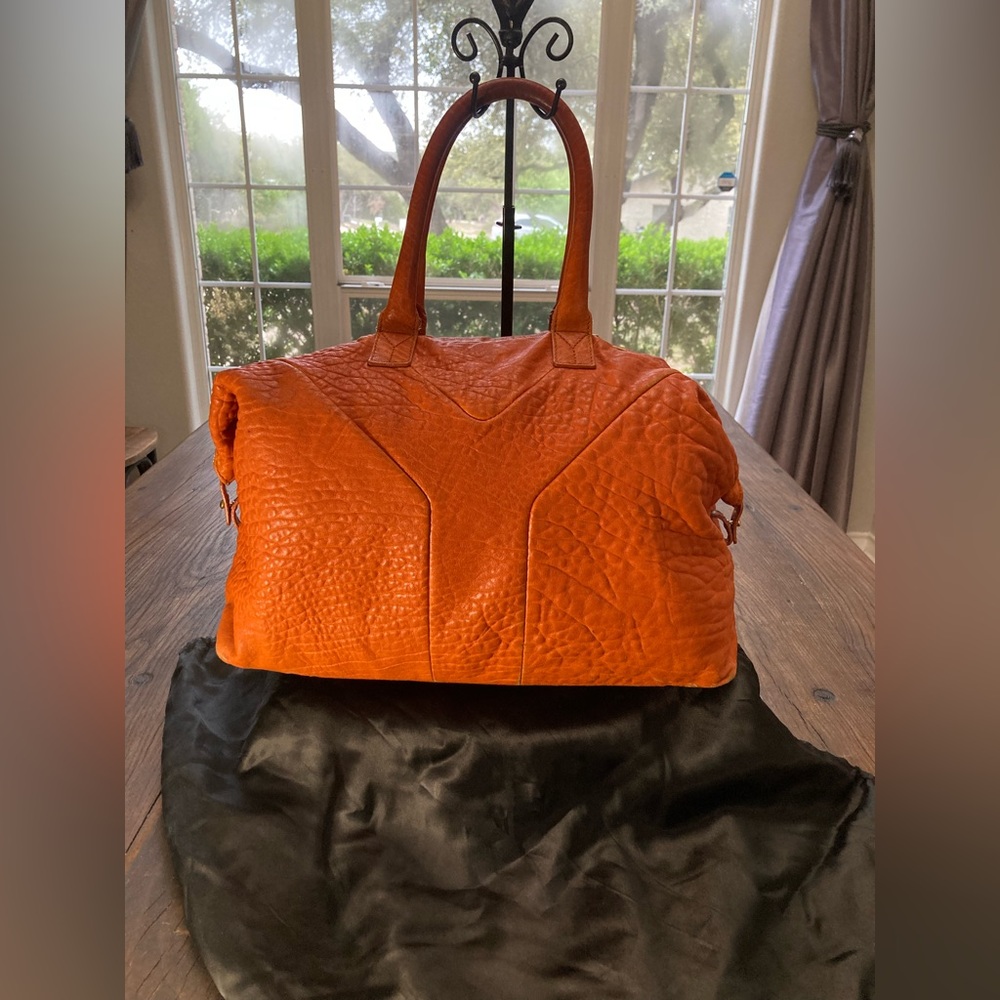 YSL Large Handbag. Pre-owned. Excellent condition. Pumpkin orange 🧡